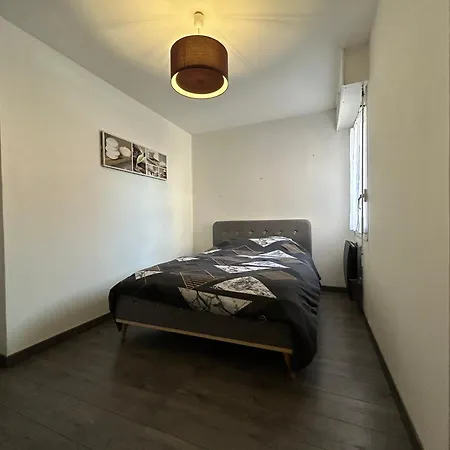 T2 Bien Place Avec Clim Et Exterieur Apartamento *