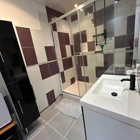 T2 Bien Place Avec Clim Et Exterieur Apartamento *
